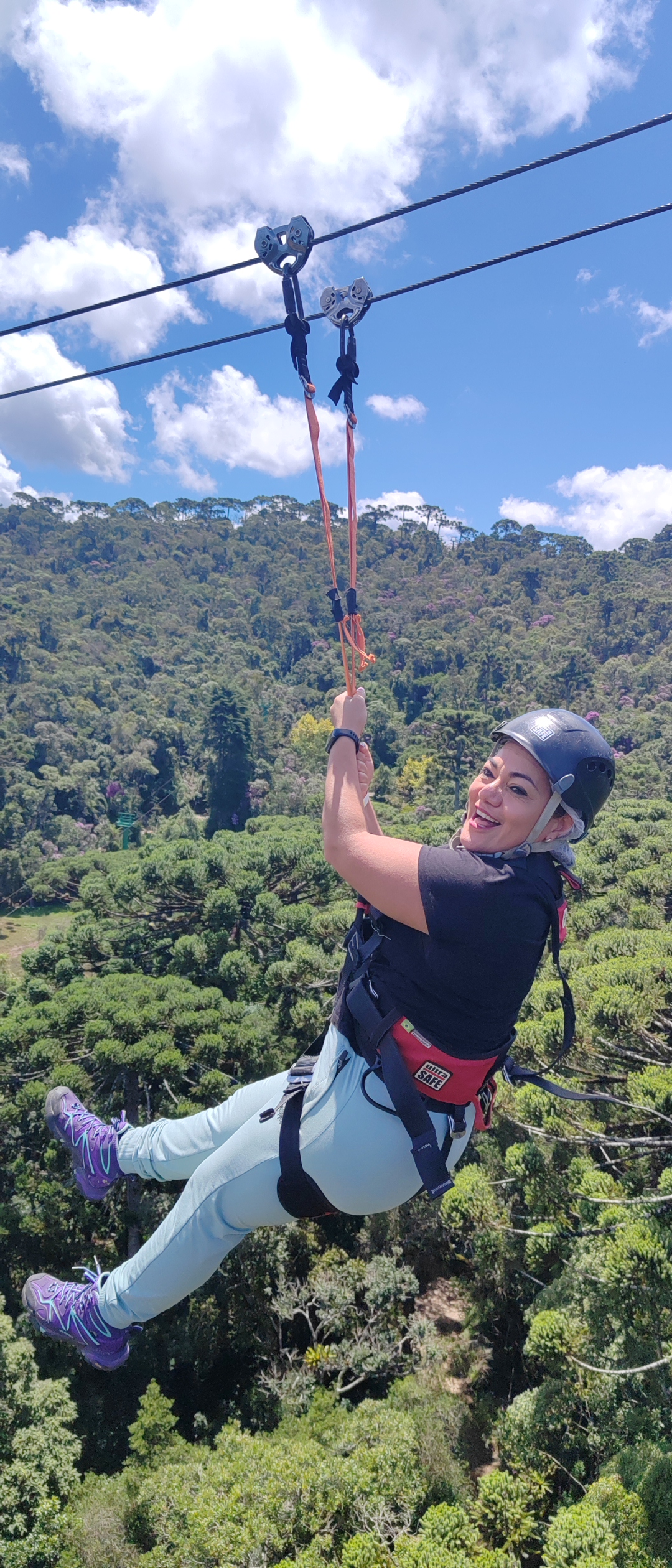 Si eres amante de la tirolesa, Campos de Jordao tiene 2 opciones obligadas