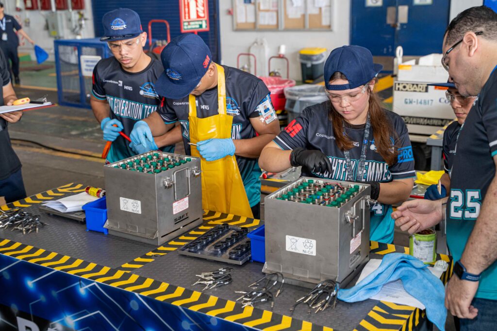 •	En el marco del Día del Técnico de Mantenimiento Aeronáutico, la Aerolínea organizó competencias técnicas en su Centro de Mantenimiento ubicado en el Aeropuerto Internacional de Tocumen

•	Participaron 60 colaboradores divididos en 14 equipos de cinco personas, incluyendo un equipo conformado exclusivamente por mujeres

•	Algunos participantes destacados representarán a la Aerolínea en una competencia internacional en Orlando, Estados Unidos
