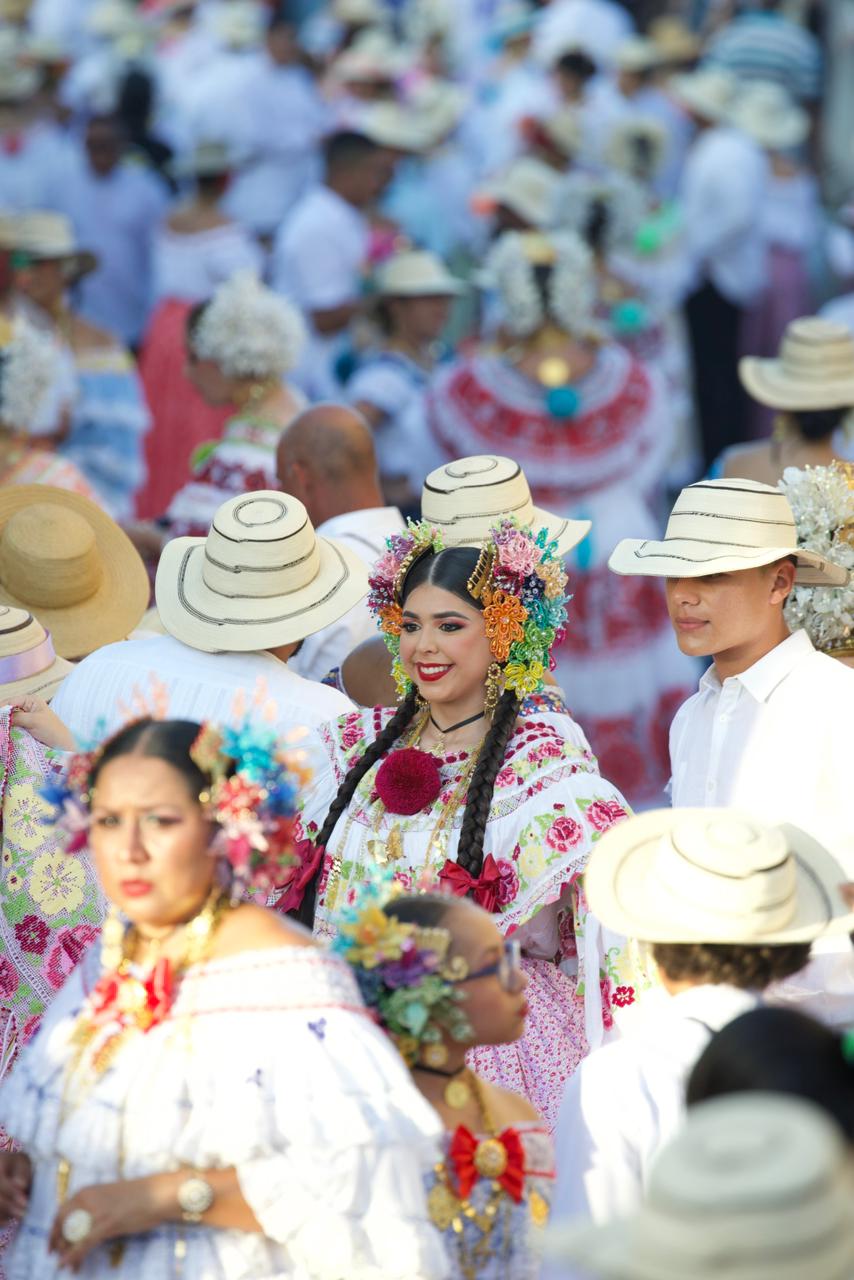 Desfile de las Mil Polleras 2026 consolida su impacto turístico con más de 288 mil asistentes y un aporte económico superior a B/.43 millones
