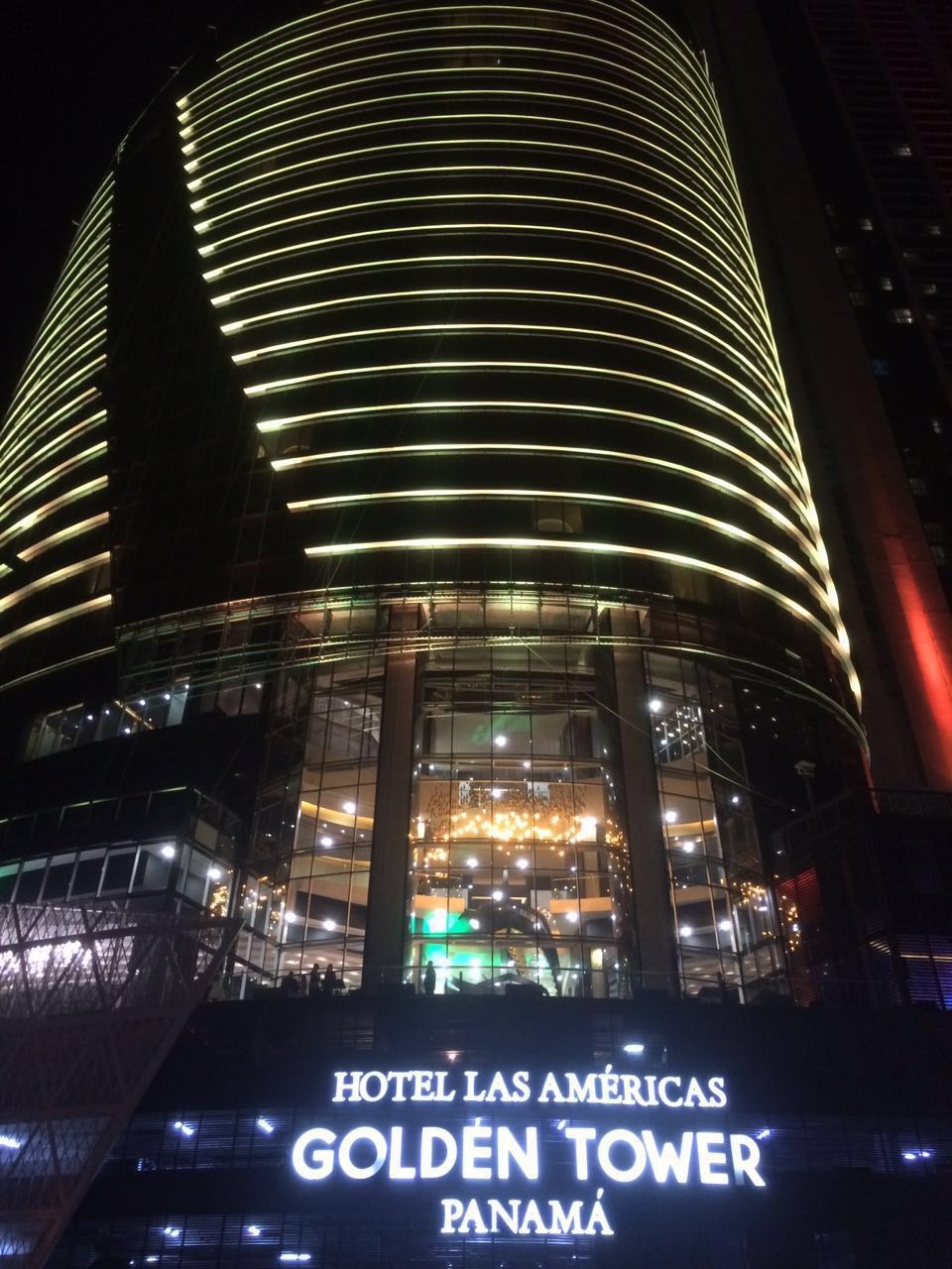Hotel las Américas Golden Tower: símbolo de hospitalidad de lujo en el corazón de Ciudad de Panamá