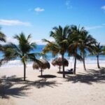 A solo 75kms de la ciudad, Playa Caracol un paraíso a tu medida